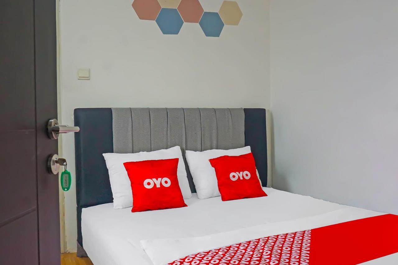Oyo 92272 Sahaja Pasar Baru 2*